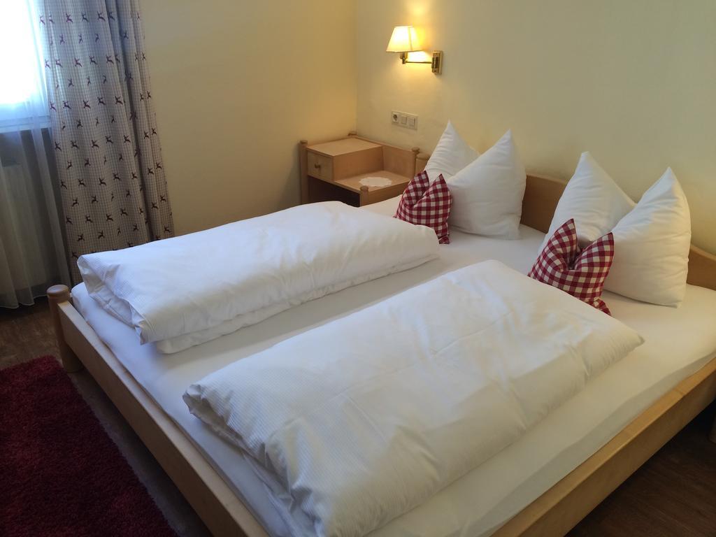 Pension Gletscherblick Fulpmes Zimmer foto